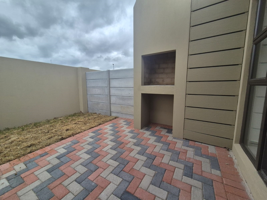 To Let 3 Bedroom Property for Rent in Stellendale Western Cape